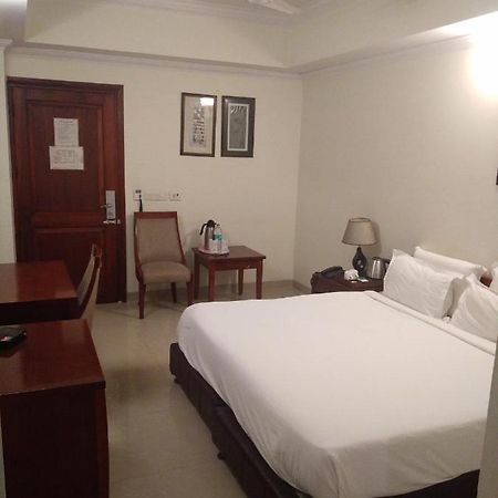 Hotel Bluestone Ghaziabad Eksteriør billede