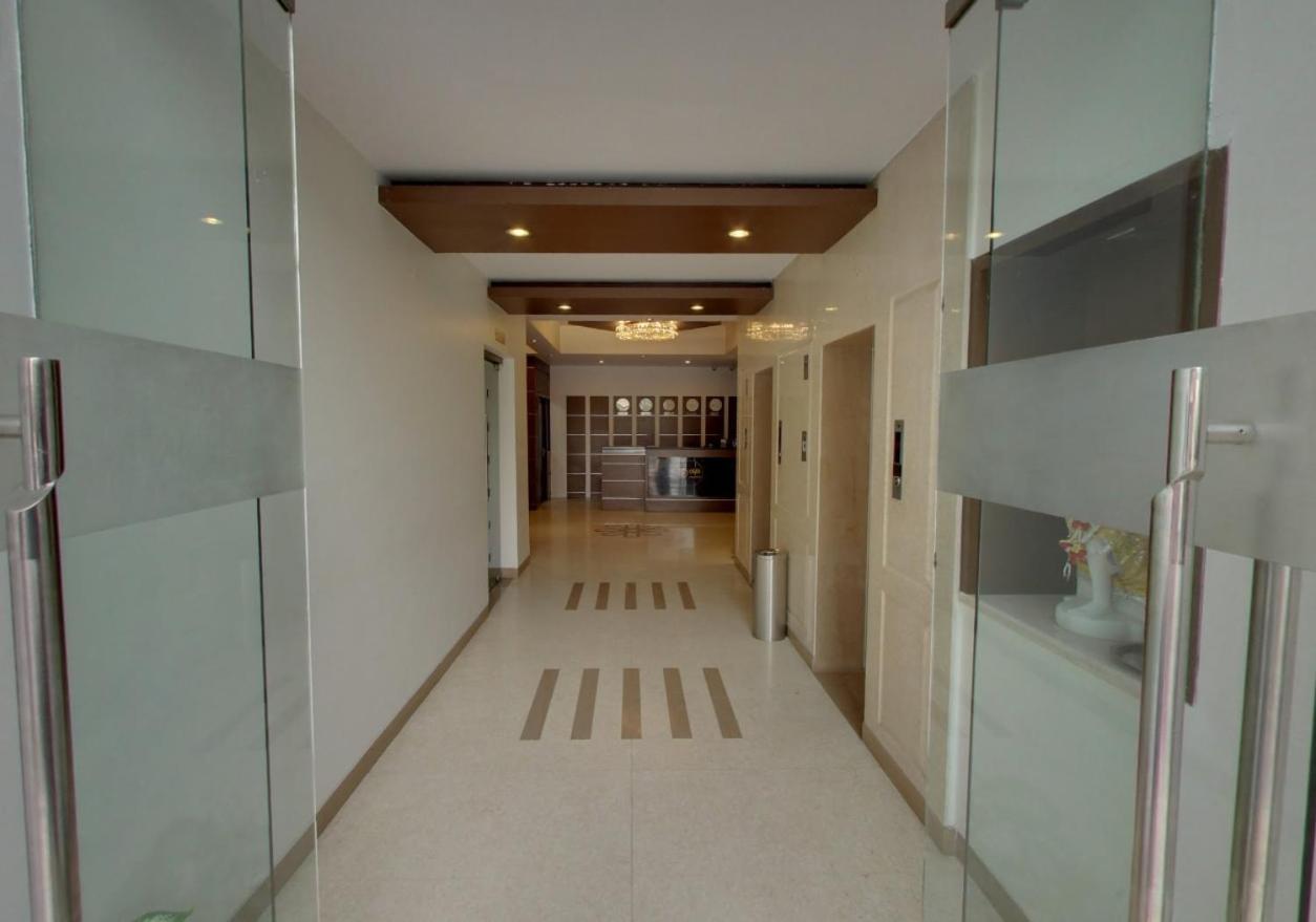 Hotel Bluestone Ghaziabad Eksteriør billede